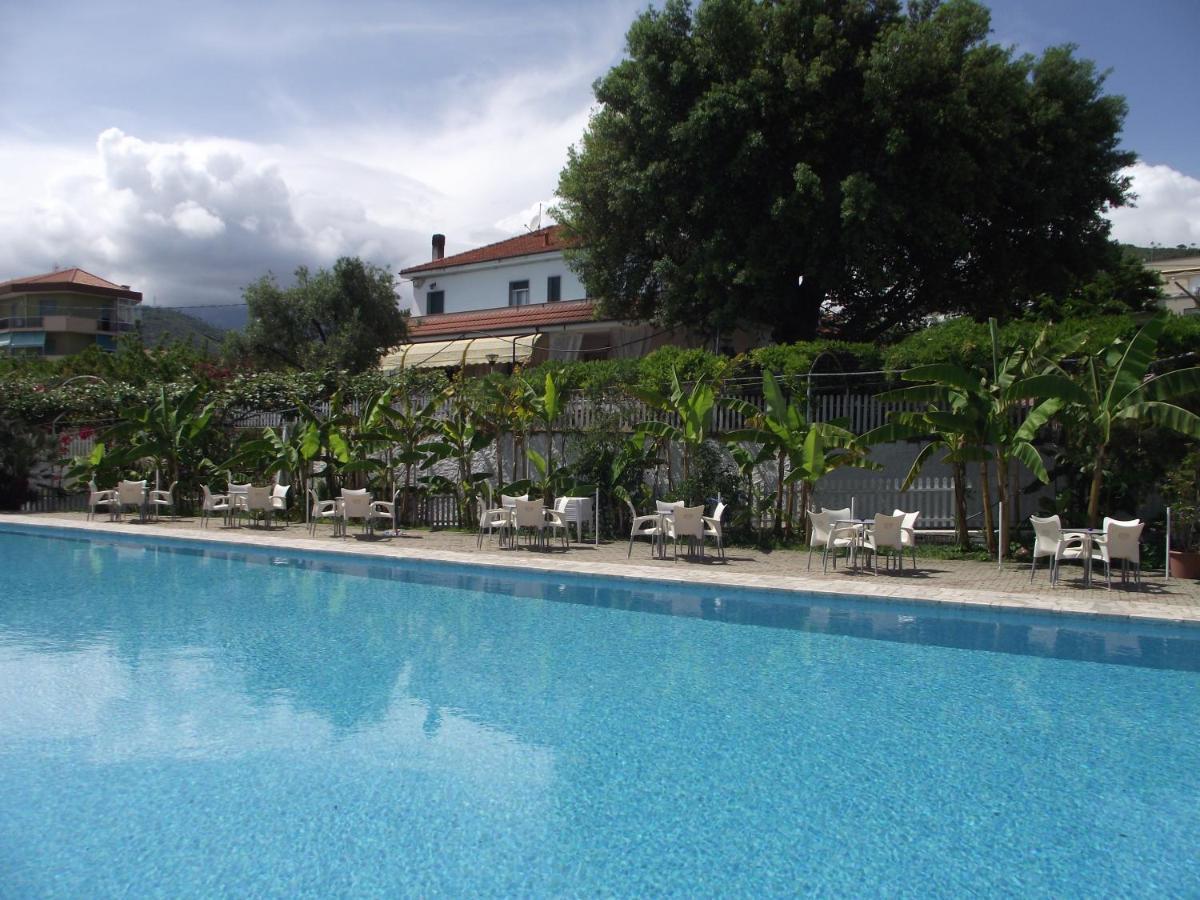 Al Borgo Village Pietra Ligure Εξωτερικό φωτογραφία